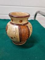 Vaas met patroon bruin creme aardewerk, Huis en Inrichting, Woonaccessoires | Vazen, Ophalen of Verzenden, 'T Olde Gre-j, Info@toldegrej.nl