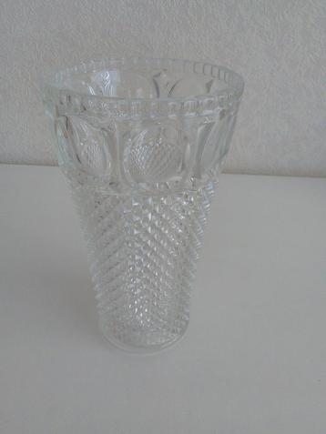Vintage vaas 22 hoog, opening 11.5 cm beschikbaar voor biedingen