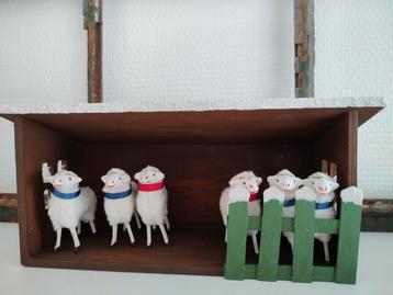 Vintage Kerststal met Schaapjes beschikbaar voor biedingen