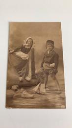 Kinderen in klederdracht. Pootje baden,zeilbootje. 1904, Verzamelen, Ansichtkaarten | Themakaarten, Ongelopen, Kinderen, Ophalen of Verzenden