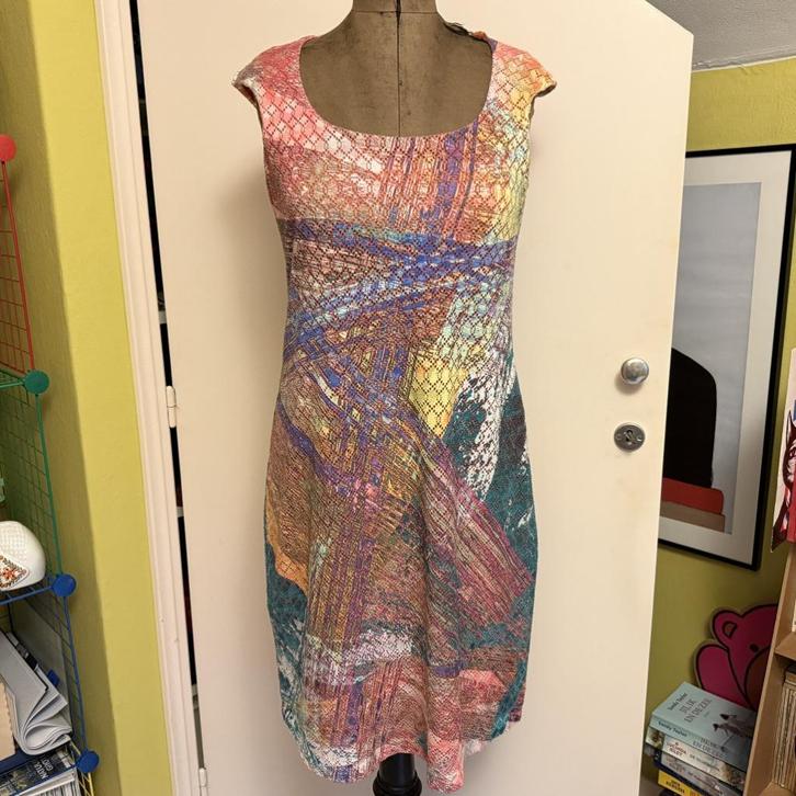 Eroke fleurig  jurkje Mt 40 IGS!, Kleding | Dames, Jurken, Zo goed als nieuw, Maat 38/40 (M), Knielengte, Verzenden