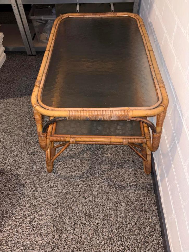 Vintage Rotan Tafel met Glazen Blad, Huis en Inrichting, Tafels | Salontafels, Gebruikt, 50 tot 75 cm, 50 tot 100 cm, 50 tot 100 cm