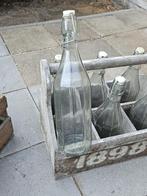 Brocante oude kratten met flesjes, Antiek en Kunst, Ophalen