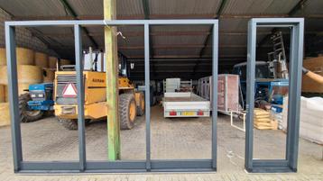 2 stuks hardhouten kozijnen met dts kunststof onderdorpel. beschikbaar voor biedingen