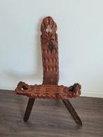 Hout gesneden krukje drie poten, Huis en Inrichting, Krukjes, Ophalen, Zo goed als nieuw, Hout