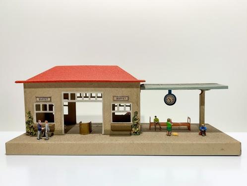 KIBRI: 0/52/5:  VINTAGE:  Metalen station voor H0-spoor, Hobby en Vrije tijd, Modeltreinen | H0, Gebruikt, Brug, Tunnel of Gebouw