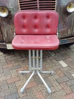 Aparte kruk ,barkruk ,stoel ,rugleuning kan ingeklapt worden, Antiek en Kunst, Antiek | Meubels | Stoelen en Banken, Ophalen