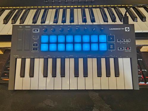 Midi-keyboard Novation launchkey MK3 25 keys, Muziek en Instrumenten, Midi-apparatuur, Zo goed als nieuw, Ophalen