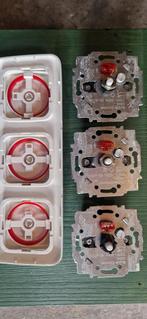 3x Jaeger Busch Dimmer + Dekraam voor 3 Dimmers, Doe-het-zelf en Verbouw, Elektra en Kabels, Ophalen
