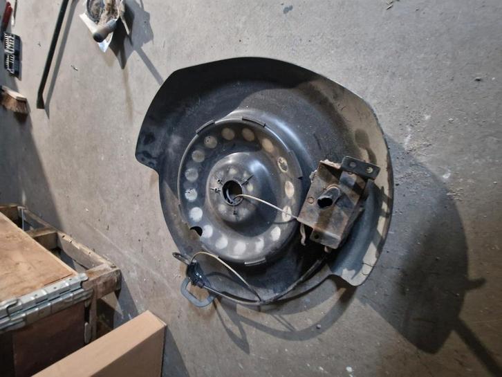 Ophangmechaniek reservewiel met wie mercedes vito model 2017, Auto diversen, Auto-accessoires, Ophalen of Verzenden