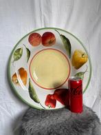 Groot keramisch bord met groentenmotief, Antiek en Kunst, Ophalen