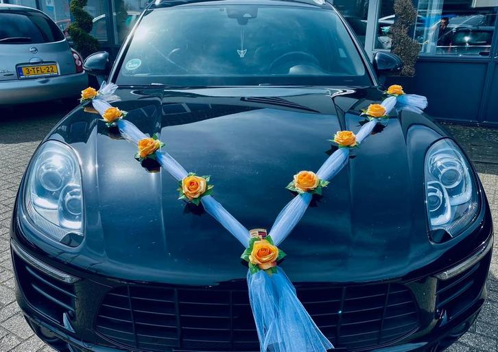 Trouwauto Versiering Oranje Rozen & Witte Tule, Hobby en Vrije tijd, Feestartikelen, Nieuw, Versiering, Geboorte of Huwelijk, Ophalen of Verzenden