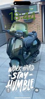 Vespa sprint 2022 Full option, Fietsen en Brommers, Scooters | Vespa, Ophalen, Gebruikt, Overige modellen, Maximaal 45 km/u