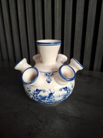 Delfts Blauw Tulpenvaasje beschikbaar voor biedingen