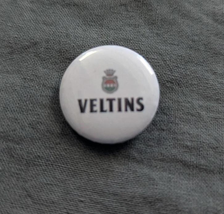 Veltins Bier button – 25mm button / speld / pin, Verzamelen, Biermerken, Nieuw, Overige typen, Overige merken, Verzenden