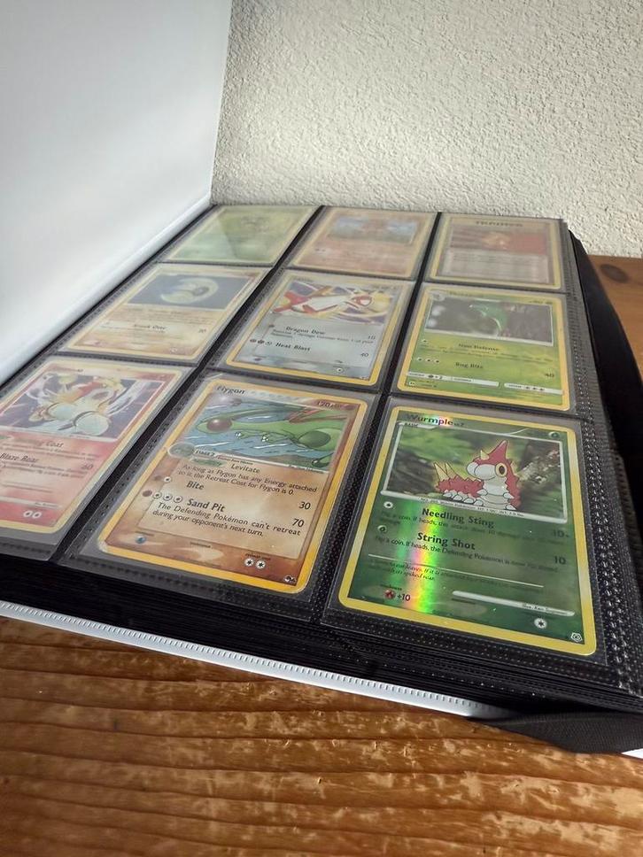Pokemon album vol + ~ 400 kaarten, Hobby en Vrije tijd, Verzamelkaartspellen | Pokémon, Gebruikt, Boek of Catalogus, Ophalen of Verzenden