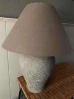 Twee kruik lampen met kap kleur taupe, Huis en Inrichting, Lampen | Tafellampen, Ophalen, Overige materialen, Gebruikt, Kruik