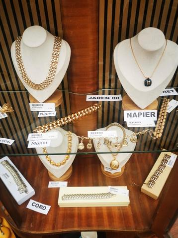 Monet, YSL, Dior, Missoni, Napier Burberry Furla Versace .  beschikbaar voor biedingen