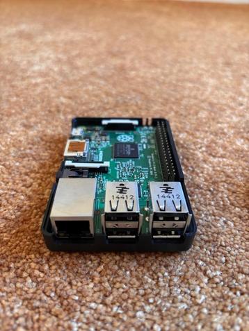 2x Raspberry Pi 2 Model B (v1.1) – met behuizing en voeding beschikbaar voor biedingen