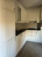 Complete keuken mét granieten blad en inbouwapparatuur, Huis en Inrichting, Keuken | Complete keukens, Ophalen, Gebruikt, Wit