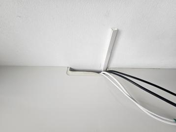 IKEA Besta TV-meubel wit hoogglans 3-deurs met glasplaat - afbeelding 2