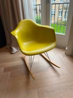 Vitra Eames Rar schommelstoel mosterdgeel, Huis en Inrichting, Stoelen, Design, Zo goed als nieuw, Eén, Ophalen