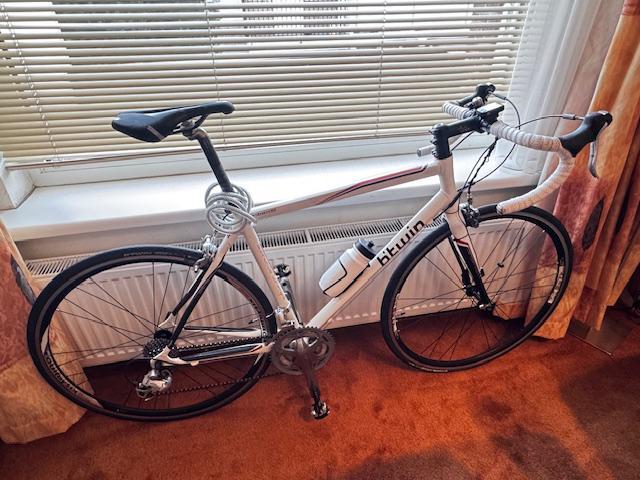 Btwin Triban 5 Road Bike – Size 57, Fietsen en Brommers, Fietsen | Heren | Sportfietsen en Toerfietsen, Zo goed als nieuw, Overige merken
