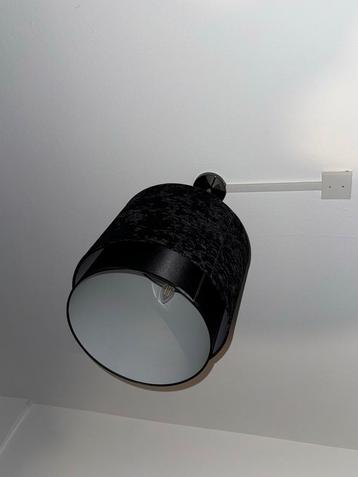 Fluweel Zwarte Lamp - Zo Goed Als Nieuw! beschikbaar voor biedingen