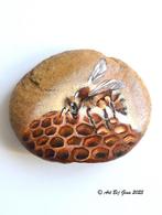 Honingbij hand geschilderd op een mooie riviersteen, Ophalen of Verzenden