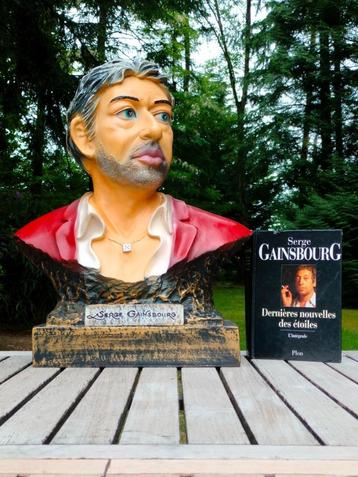 Buste van Serge Gainsbourg & Boek met 500 teksten chansons. beschikbaar voor biedingen