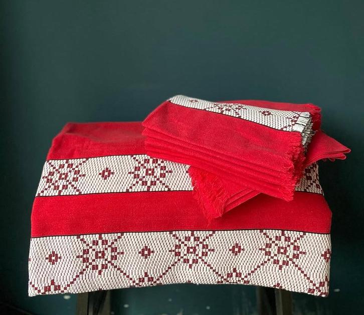 Lasportes vintage Baskisch tafelkleed met 12 servetten, Huis en Inrichting, Tafelkleden, Zo goed als nieuw, Ophalen of Verzenden