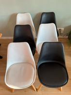 Kuipstoelen - 1 wit en 3 zwart, Ophalen, Zo goed als nieuw, Wit, Drie