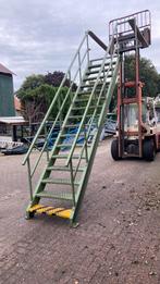 Stalen trap, Doe-het-zelf en Verbouw, Ladders en Trappen, Ophalen of Verzenden, Gebruikt, 2 tot 4 meter
