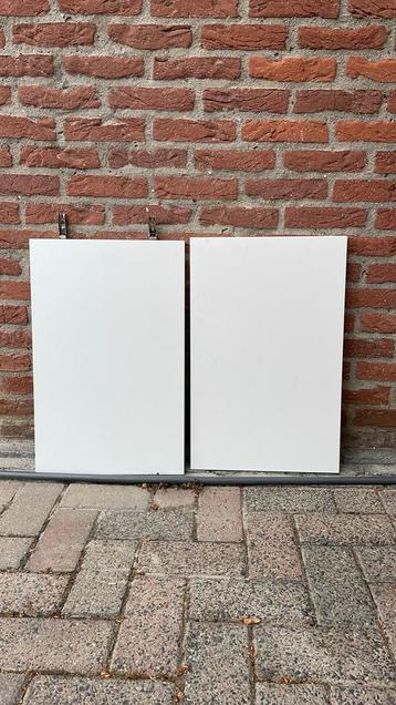 2 Ikea Besta deurtjes. beschikbaar voor biedingen