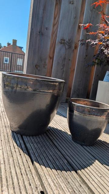 Bruin/brons/zwart bloempotten groot en klein beschikbaar voor biedingen