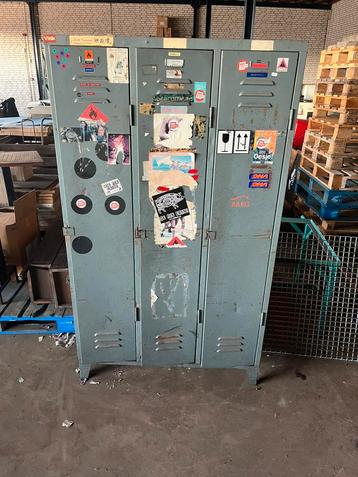 Retro locker 3-deurs  beschikbaar voor biedingen