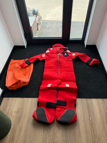 Immersion Suit (Overlevingspak) beschikbaar voor biedingen