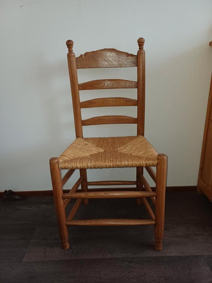 3 Oude Rietgedekte Stoeltjes, Huis en Inrichting, Stoelen, Gebruikt, Drie, Hout, Riet of Rotan, Bruin, Ophalen