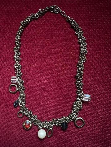 vintage bronskleurige ketting beschikbaar voor biedingen