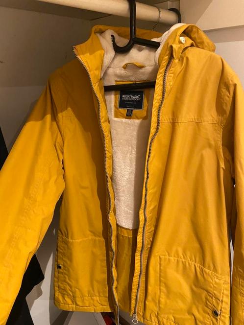 Outdoor damesjas maat 40 M heel netjes, Kleding | Dames, Jassen | Zomer, Zo goed als nieuw, Maat 38/40 (M), Geel, Ophalen