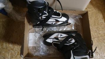 Schaatsen schoenen, nieuw  beschikbaar voor biedingen