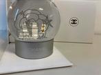 Chanel globe zilver 2024-2025 sneeuwbal sneeuwbol VIP gift, Ophalen of Verzenden, Zo goed als nieuw
