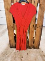 Rode jurk met overslag - Maat M, Maat 38/40 (M), Paper dolls, Ophalen of Verzenden, Zo goed als nieuw