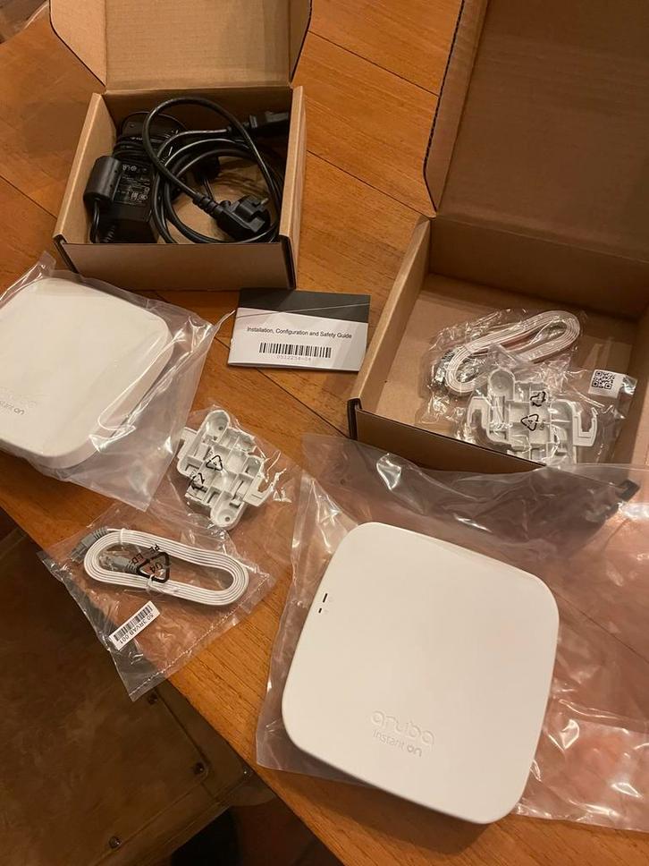2x HPE Aruba Instant On AP11 WIFI Access Points, Computers en Software, Accesspoints, Zo goed als nieuw, Ophalen