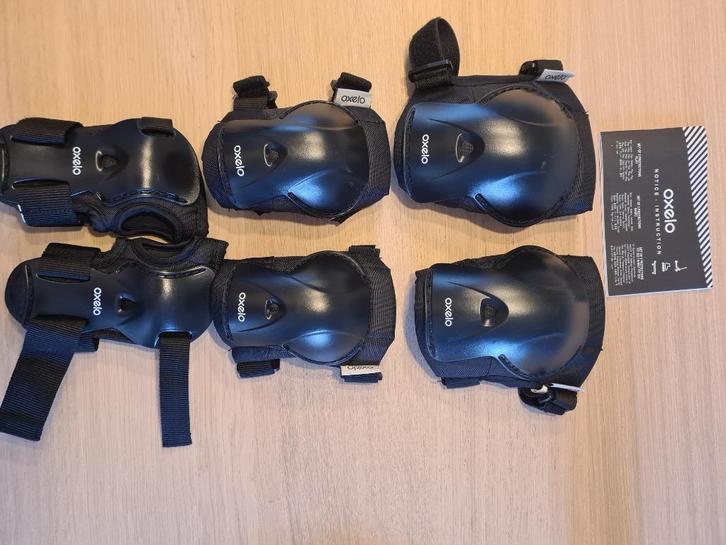 Oxelo 3×2 beschermers voor rolschaatsen, stephen en skaten, Kinderen en Baby's, Kindermode-accessoires, Zo goed als nieuw, Ophalen of Verzenden