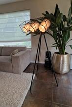 Stoere grote industriële vloerlamp, 160 cm hoog, Huis en Inrichting, Lampen | Vloerlampen, Ophalen, Metaal, Zo goed als nieuw