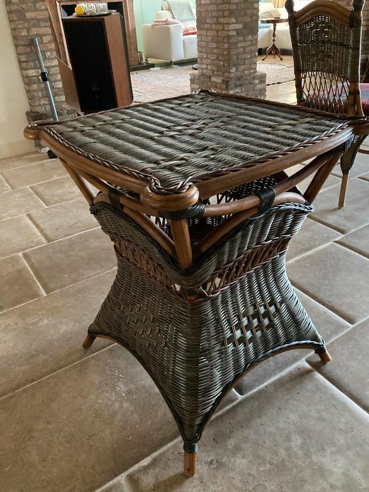Wicker Tafeltje met 4 Stoelen - Uitstekende Staat!, Antiek en Kunst, Antiek | Meubels | Stoelen en Banken, Ophalen