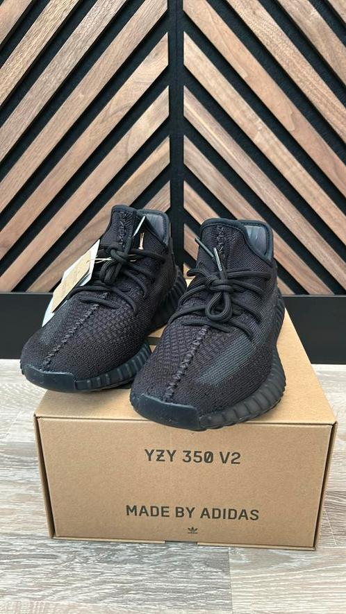 Yeezy boost 350 V2 Onyx, Kleding | Heren, Schoenen, Nieuw, Zwart, Ophalen of Verzenden