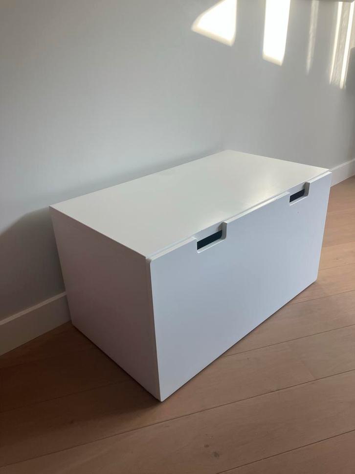 Ikea Smastad Kist Wit, Huis en Inrichting, Woonaccessoires | Kisten, Gebruikt, Minder dan 50 cm, 50 tot 75 cm, 50 tot 100 cm, Kunststof