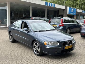 Volvo S60 2.5T 209pk Aut Summum BTW voordeel €500,- beschikbaar voor biedingen